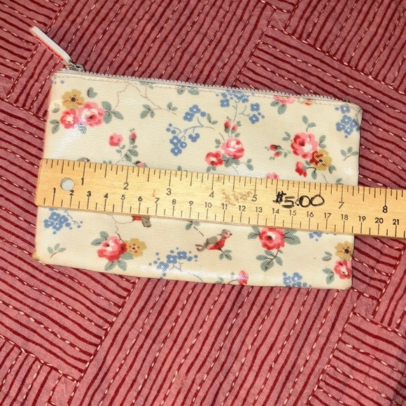 Cath Kidston waxed canvas Cream Floral Pouch with bird flower motif - Picture 14 of 15